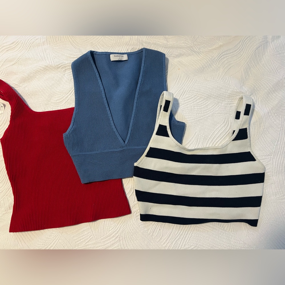 bundle of three Babaton tops